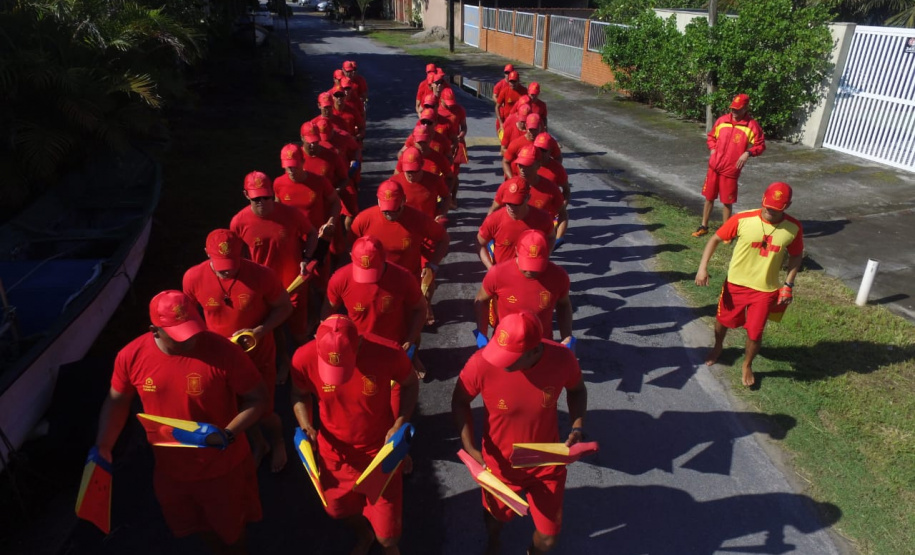 Corpo de Bombeiros forma nova turma de guarda-vidas