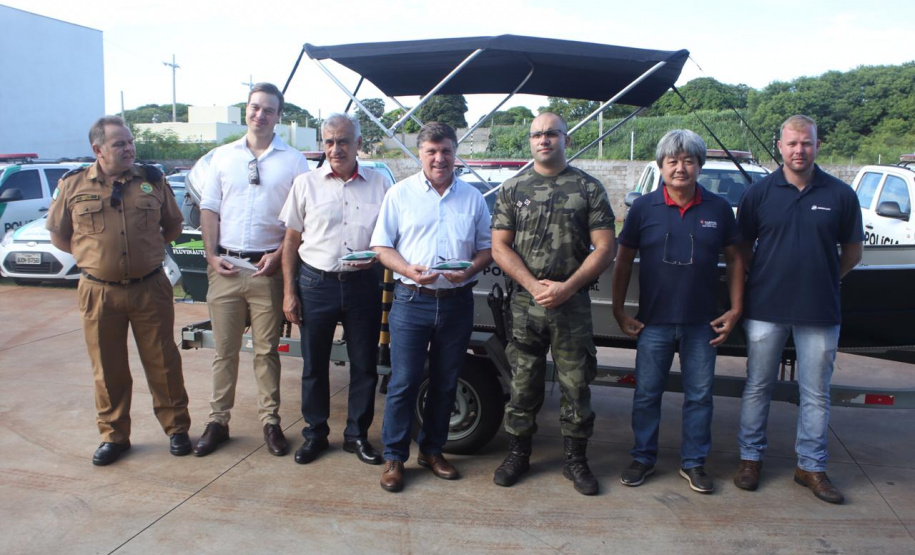 Solenidade marca entrega de embarcação doada ao Batalhão Ambiental de Umuarama (PR)