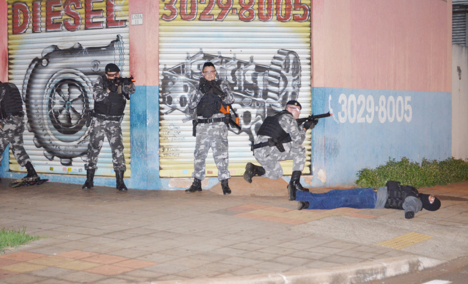 Em Maringá (PR), 4º Batalhão aplica treinamento para intervenção em roubos a banco