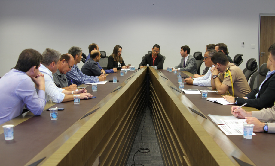 Secretario recebe representantes de Porecatu e Andirá