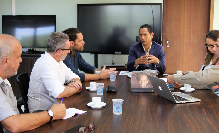 Secretário coronel Marinho recebe deputado Goura