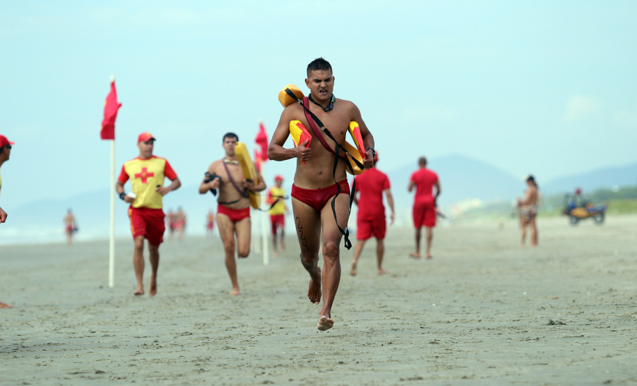 Confraternização entre bombeiros marca 26ª edição do Troféu Elite em Pontal do Paraná (PR)
