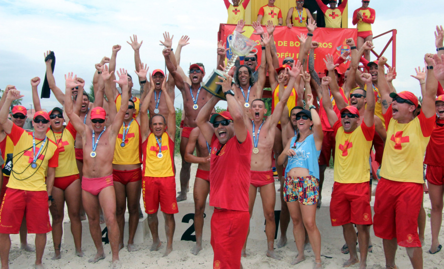 Confraternização entre bombeiros marca 26ª edição do Troféu Elite em Pontal do Paraná (PR)