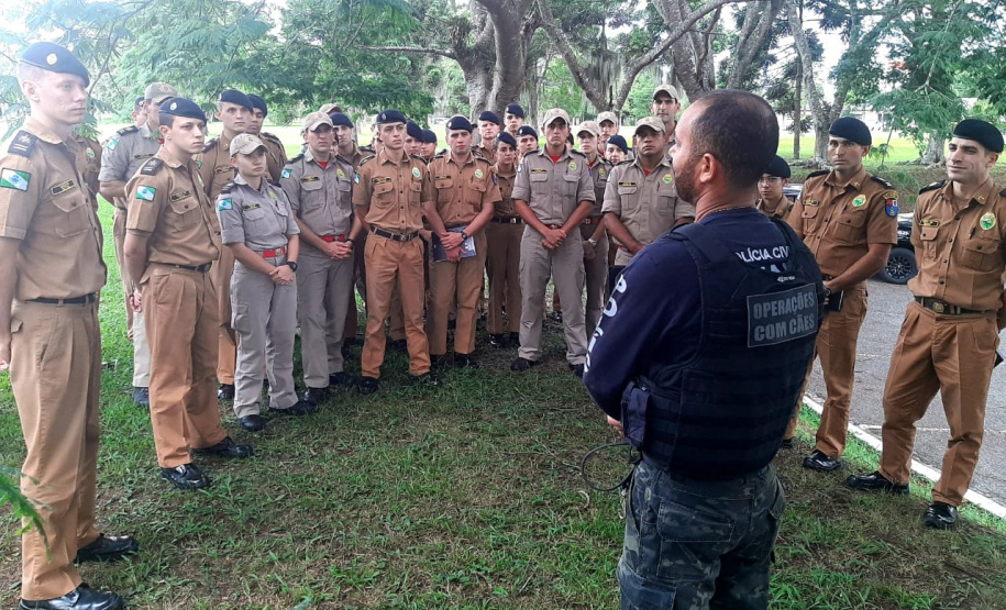 PCPR ministra palestra sobre drogas para bombeiros e policiais militares na RMC