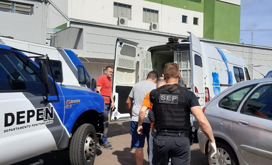 Presos da Cadeia Pública de Pato Branco são transferidos para Penitenciária de Francisco Beltrão