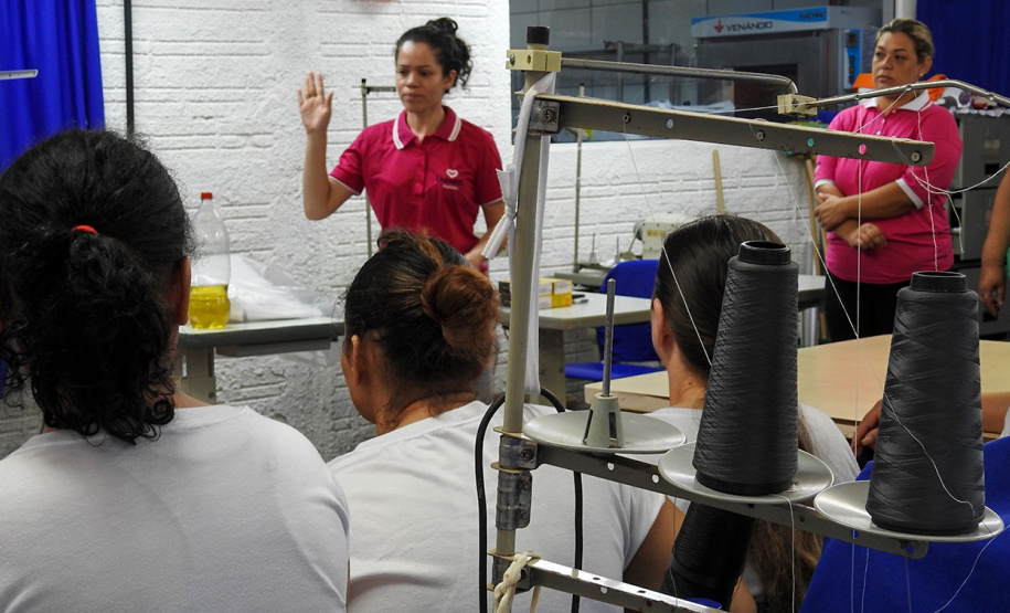 Parceria leva trabalho a detentas da Penitenciária de Foz do Iguaçu