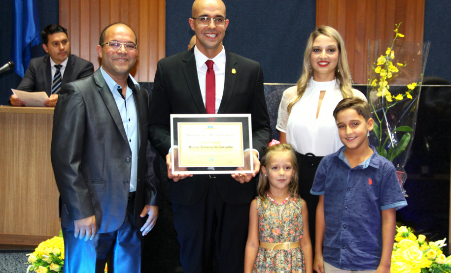 Câmara Municipal de São José dos Pinhais faz homenagem ao delegado Michel Carvalho pelos serviços prestados à cidade