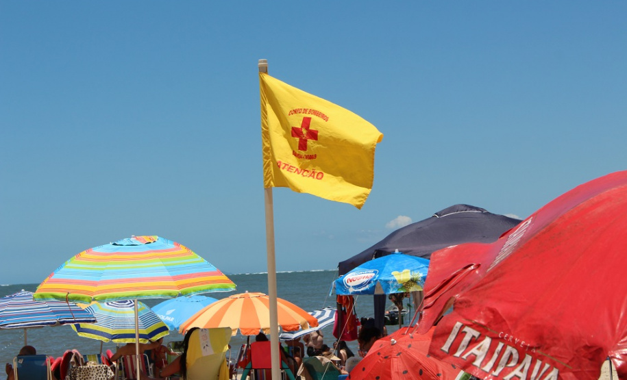 Mortes por afogamento caem 53,3% nas praias do Paraná durante a temporada de verão