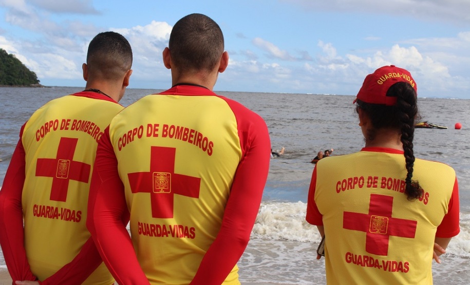 Mortes por afogamento caem 53,3% nas praias do Paraná durante a temporada de verão