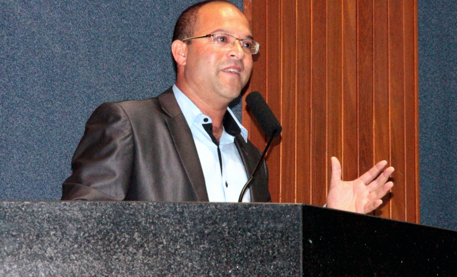 Câmara Municipal de São José dos Pinhais faz homenagem ao delegado Michel Carvalho pelos serviços prestados à cidade