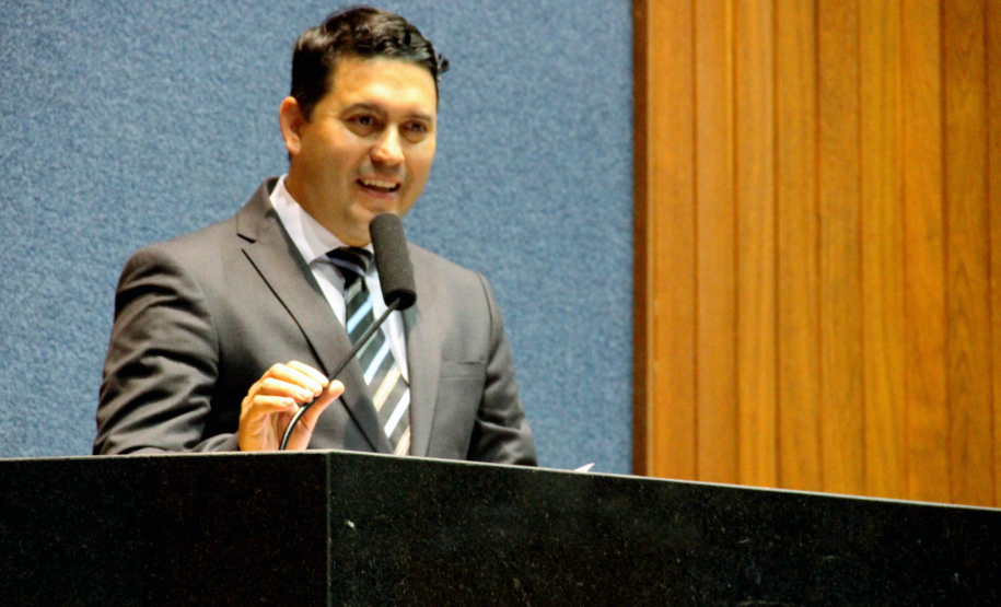 Câmara Municipal de São José dos Pinhais faz homenagem ao delegado Michel Carvalho pelos serviços prestados à cidade