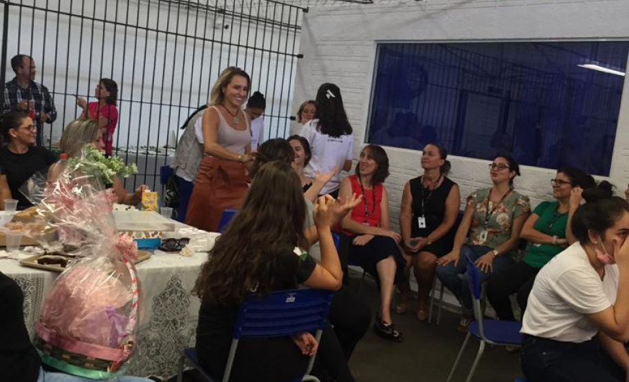 Dia da Mulher é comemorado com música entre servidoras de Foz do Iguaçu