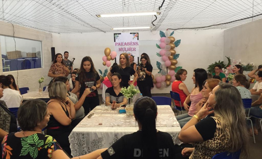 Dia da Mulher é comemorado com música entre servidoras de Foz do Iguaçu