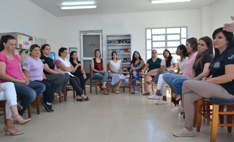 Depen de Ponta Grossa homenageia servidoras em evento do Dia da Mulher