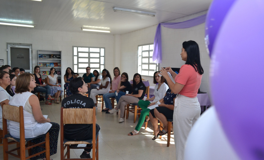 Depen de Ponta Grossa homenageia servidoras em evento do Dia da Mulher
