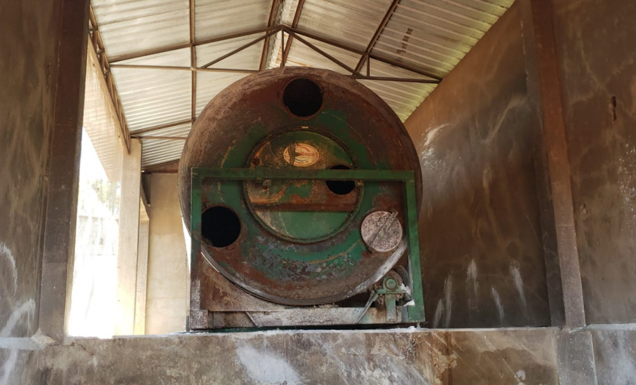 Granja que depositava frangos mortos em área de proteção permanente é autuada em R$ 10 mil pela Polícia Ambiental em Iporã