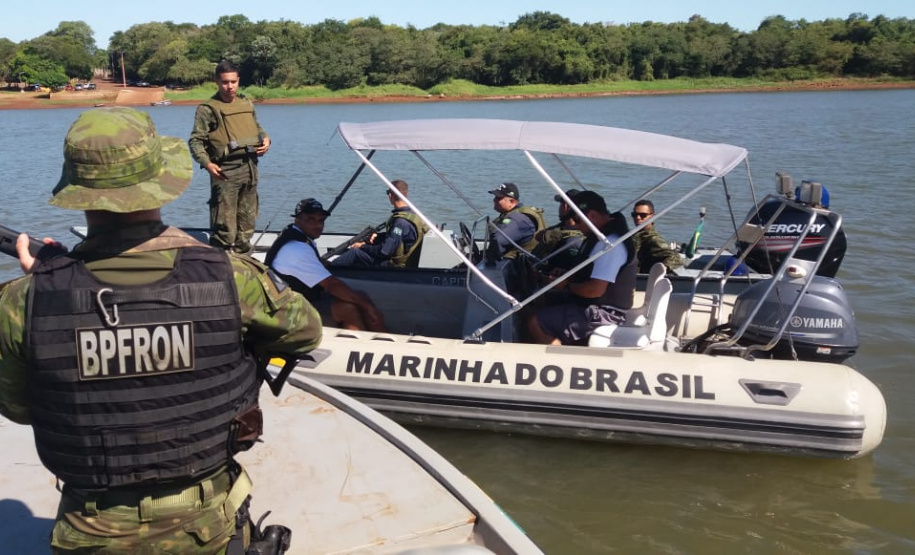 Polícia Militar faz orientações à população e reforça presença nas ruas do Paraná no combate ao coronavírus
