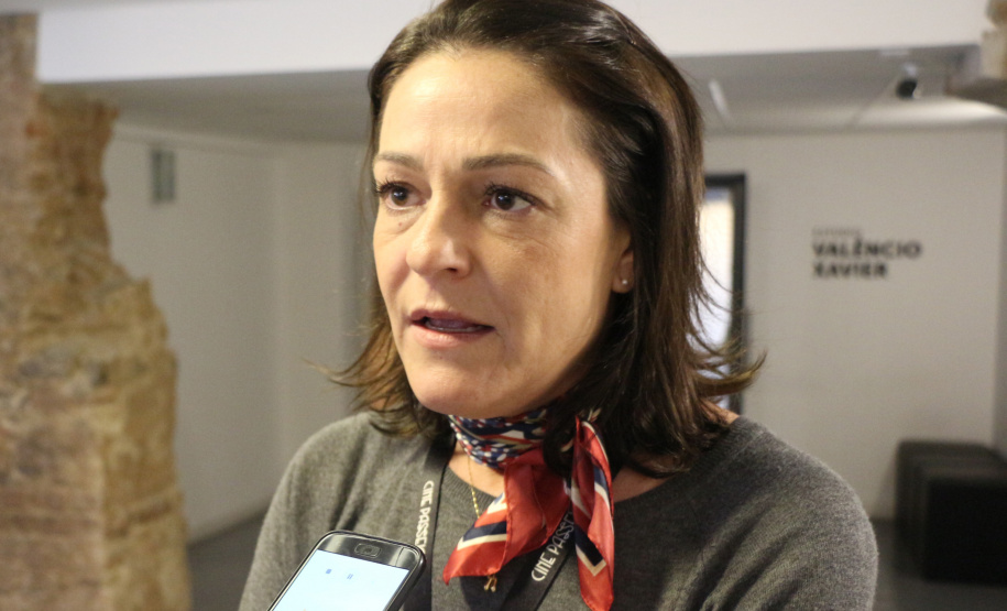 PMPR Encontro Cultural no Cine Passeio em Curitiba marca homenagem da PM ao Dia Internacional da Mulher 06/03/2020 - 17:14  Marcia Santos  Jornalista Responsável  Policiais e bombeiras militares tiveram uma manhã repleta de cultura e dedicada apenas a elas, em comemoração ao Dia Internacional da Mulher, comemorado no dia 10 de março. As oficiais e praças da Polícia Militar e do Corpo de Bombeiros, além das servidoras civis que trabalharam nos quartéis puderam desfrutar de um tour pelo Cine Passeio e assist