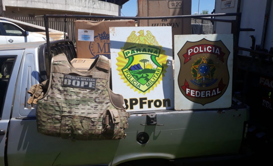 Durante operação na fronteira, BPFron e BOPE apreendem nove mil maços de cigarros em porto clandestino no Oeste do estado