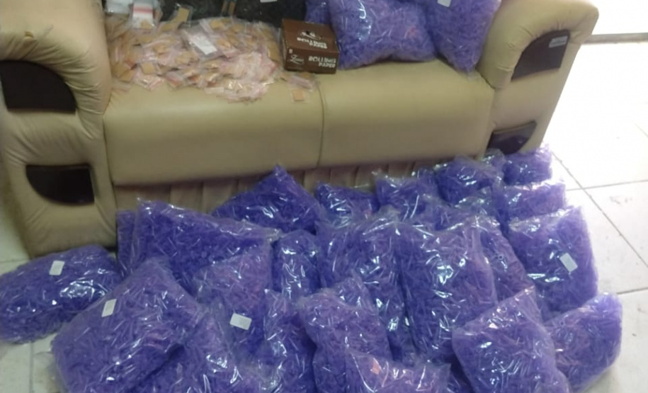 PM apreende mais de 600 porções de cocaína e crack após acompanhamento em Colombo, na RMC