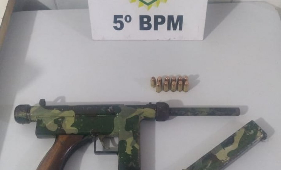 Durante patrulhamento, PM apreende submetralhadora e munições, no Norte do estado