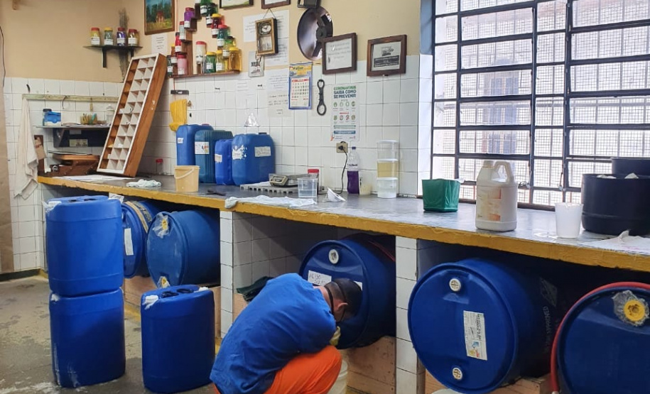 Fábrica interna do Depen produz 60 mil litros de produtos de limpeza e higiene por mês