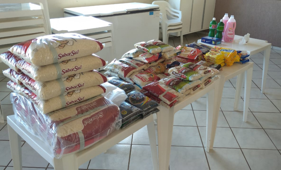 Depen de Cascavel arrecada 850 kg de alimentos não perecíveis e 50 cestas básicas para doação
