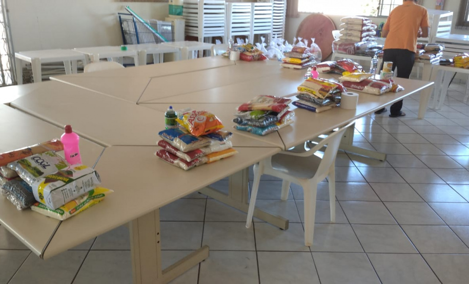 Depen de Cascavel arrecada 850 kg de alimentos não perecíveis e 50 cestas básicas para doação