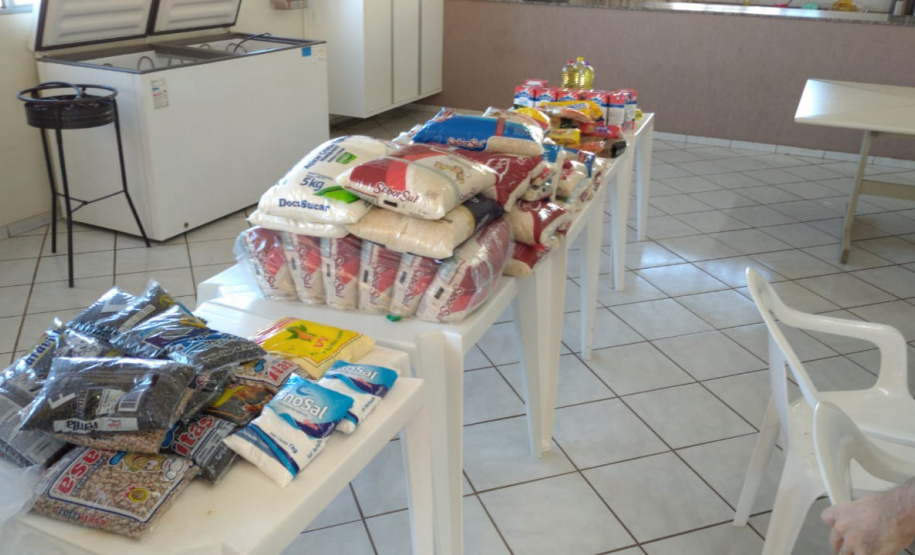 Depen de Cascavel arrecada 850 kg de alimentos não perecíveis e 50 cestas básicas para doação