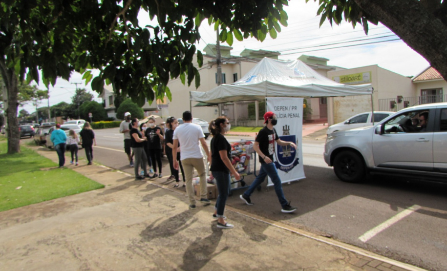 Depen de Cascavel arrecada 850 kg de alimentos não perecíveis e 50 cestas básicas para doação