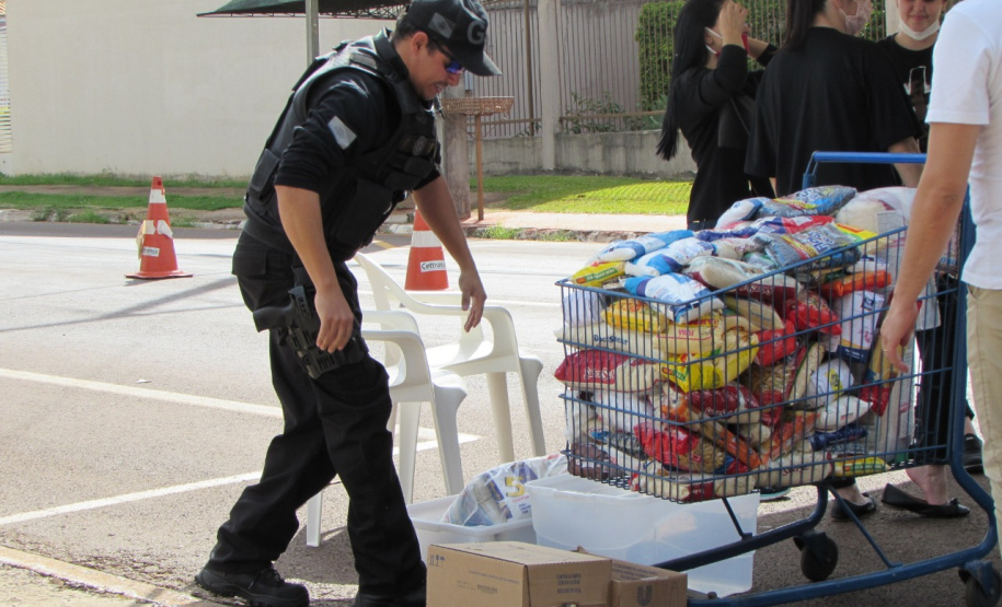 Depen de Cascavel arrecada 850 kg de alimentos não perecíveis e 50 cestas básicas para doação