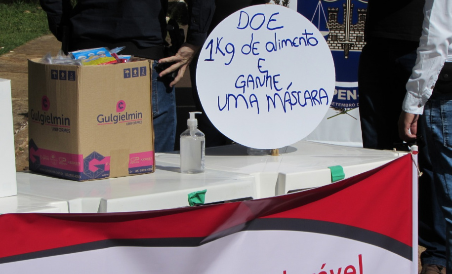 Depen de Cascavel arrecada 850 kg de alimentos não perecíveis e 50 cestas básicas para doação