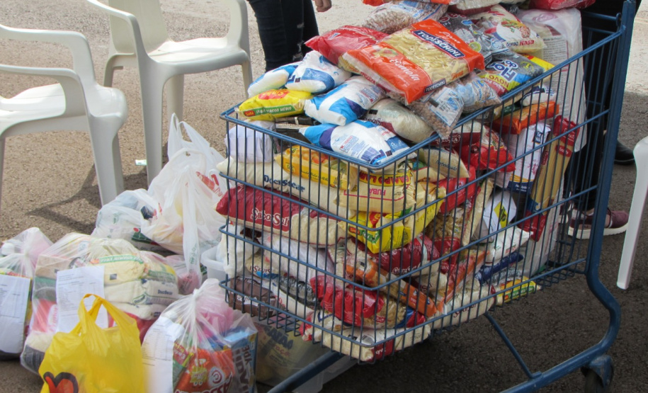 Depen de Cascavel arrecada 850 kg de alimentos não perecíveis e 50 cestas básicas para doação