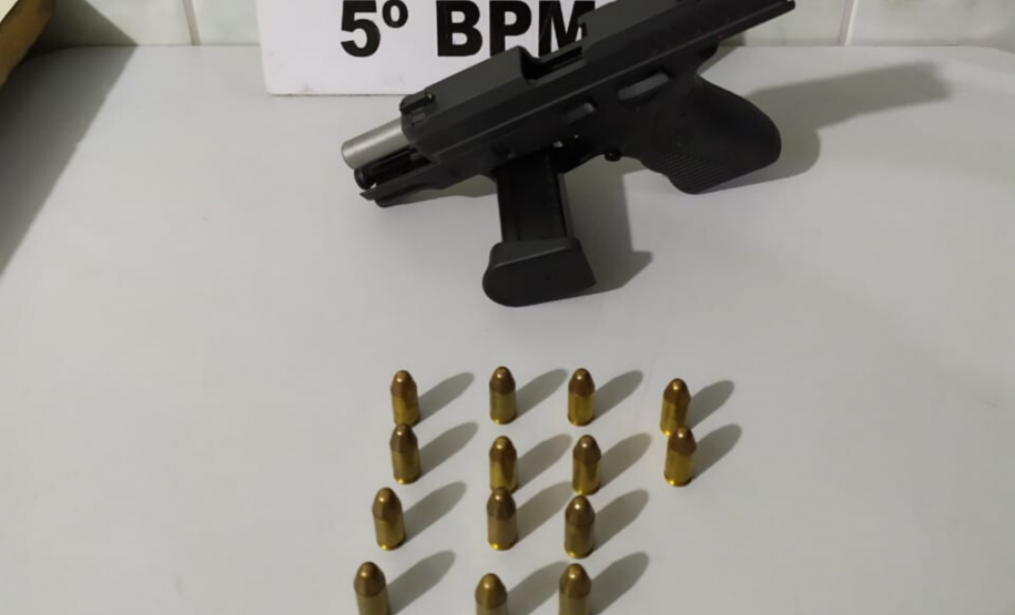 PM apreende pistola, drogas e dinheiro no Norte do estado; três pessoas acabaram presas