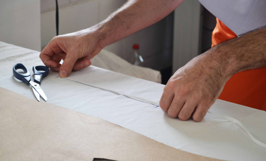 Presos do Paraná produzem materiais de proteção individual