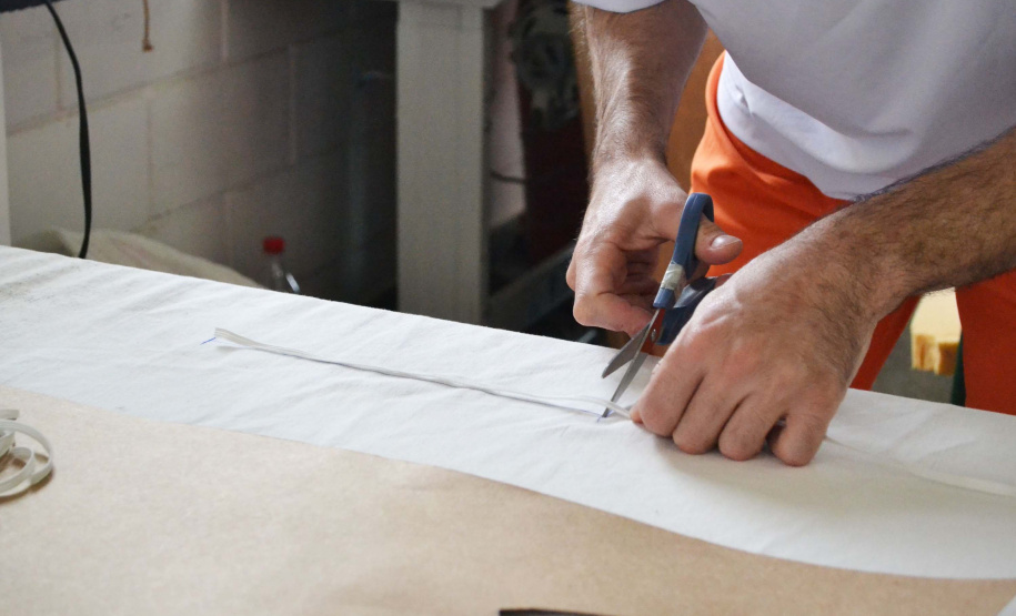Presos do Paraná produzem materiais de proteção individual
