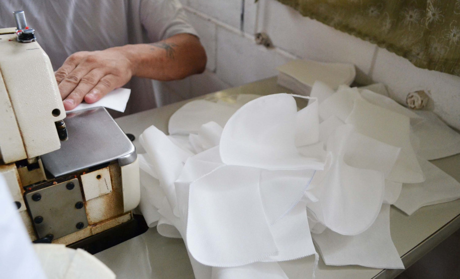 Presos do Paraná produzem materiais de proteção individual