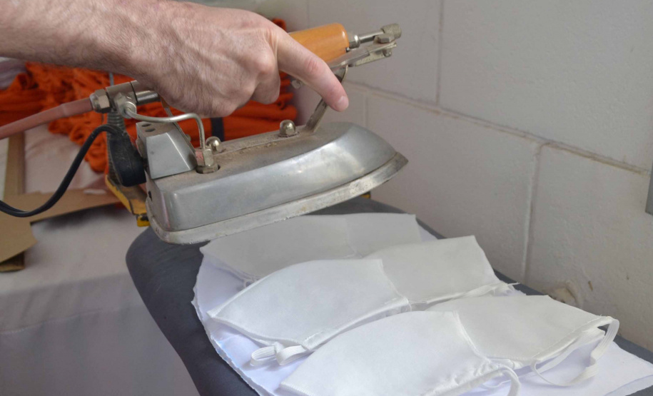 Presos do Paraná produzem materiais de proteção individual