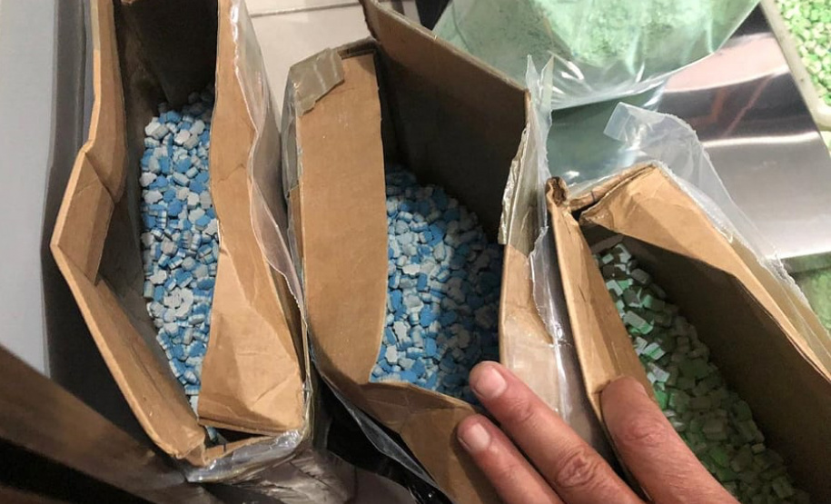 PCPR descobre laboratório de ecstasy e apreende mais de 200 mil comprimidos da droga