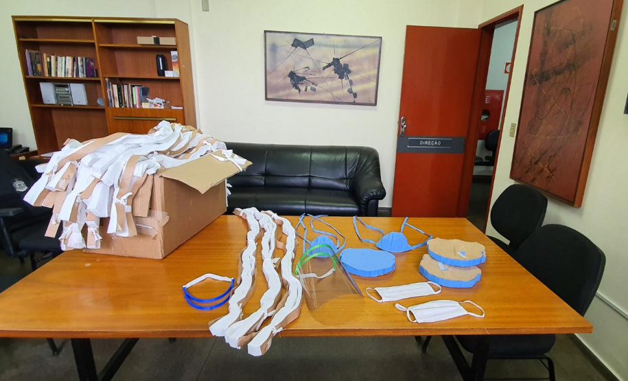 Penitenciária de Londrina produz escudos faciais e novo modelo de máscaras para hospitais da região