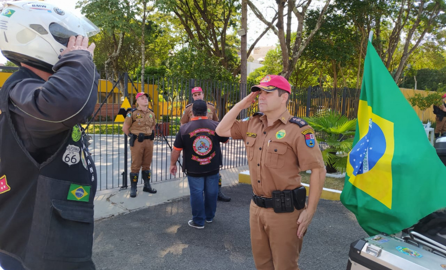 Batalhão Rodoviário da PM recebe doação de materiais de higiene para auxiliar no combate ao coronavírus