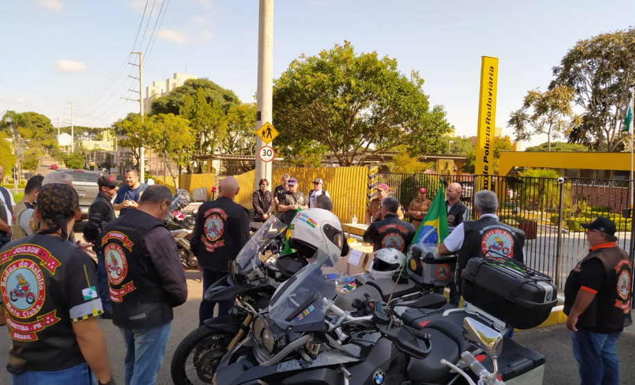 Batalhão Rodoviário da PM recebe doação de materiais de higiene para auxiliar no combate ao coronavírus