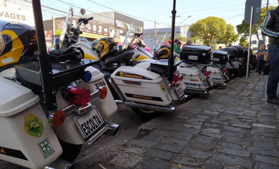 Batalhão Rodoviário da PM recebe doação de materiais de higiene para auxiliar no combate ao coronavírus