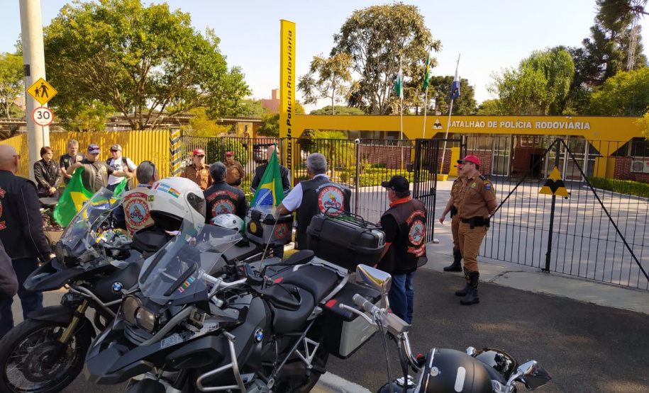 Batalhão Rodoviário da PM recebe doação de materiais de higiene para auxiliar no combate ao coronavírus