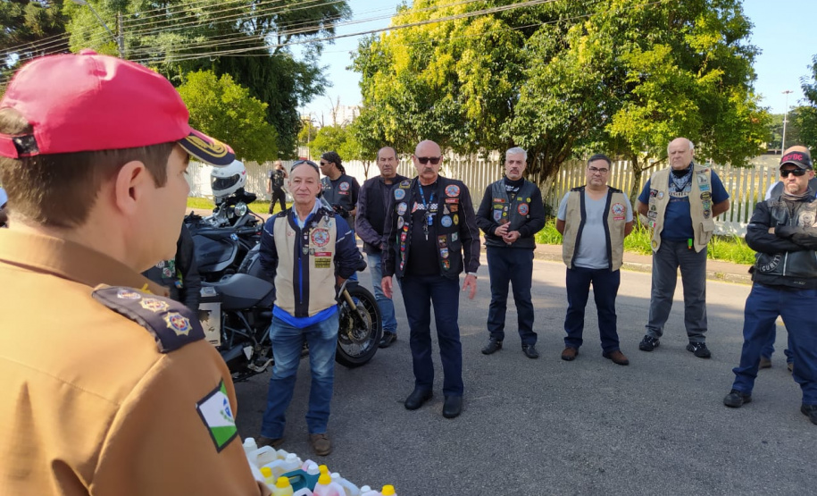 Batalhão Rodoviário da PM recebe doação de materiais de higiene para auxiliar no combate ao coronavírus