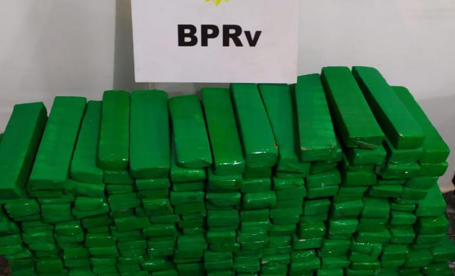 BPRv intercepta carro carregado com quase 240 quilos de maconha no Norte do estado