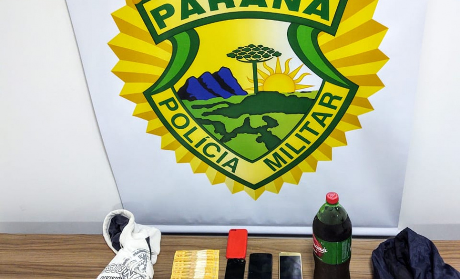 Em Fazenda Rio Grande, na RMC, PM prende dupla logo após roubo à farmácia