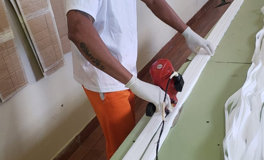Presos já produziram 69 mil máscaras em menos de um mês