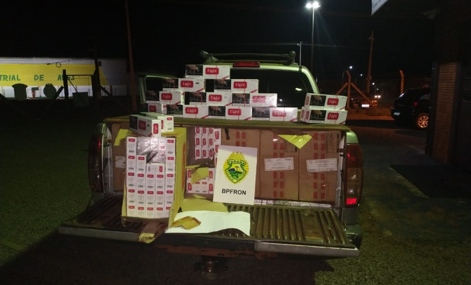 BPFron apreende caminhonete carregada com cigarros contrabandeados no Oeste do estado