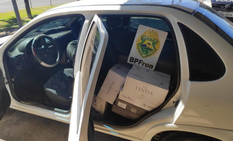 Durante Operação Hórus, BPFron apreende carro carregado com vinhos contrabandeados, no Oeste do estado